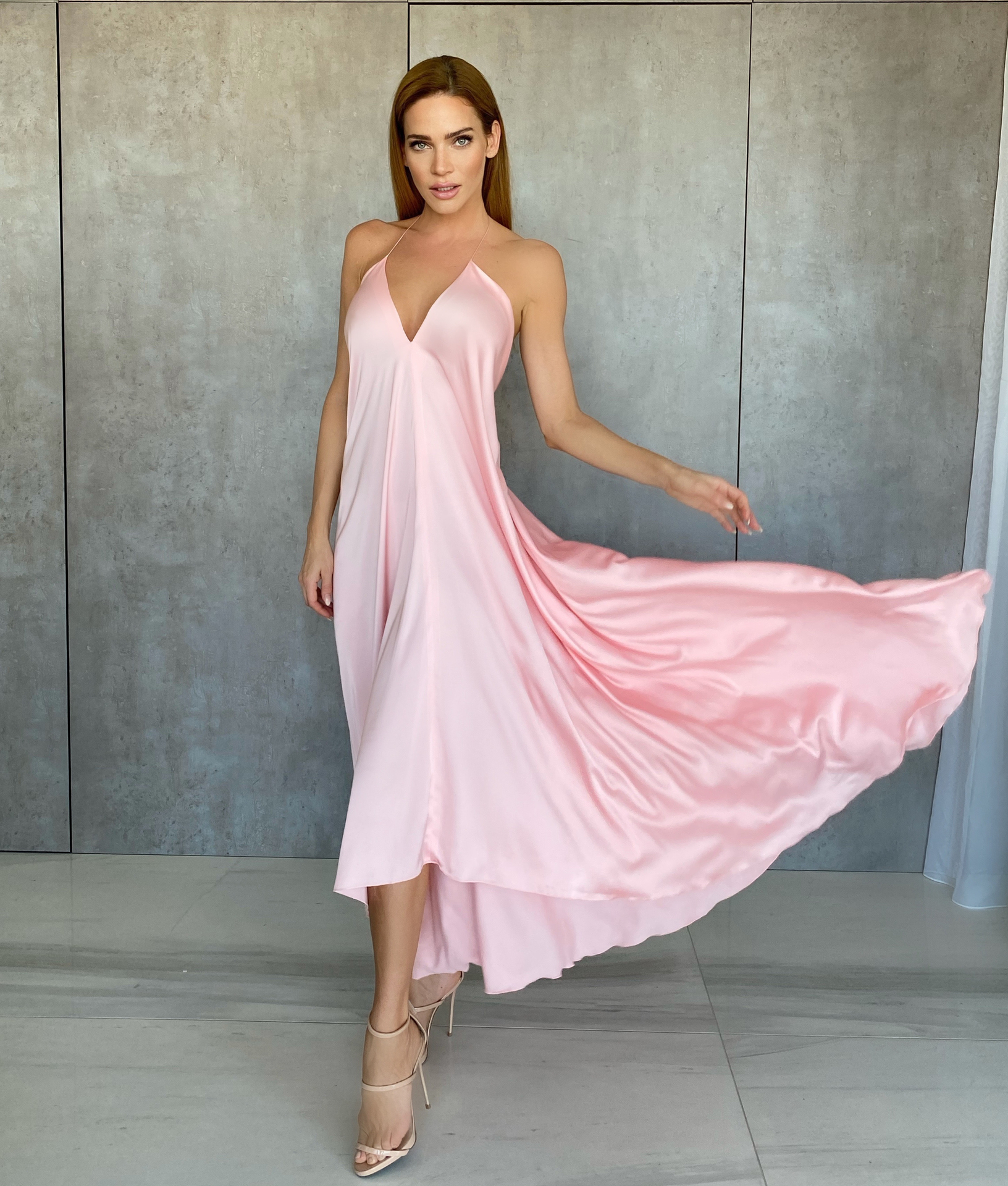 Ariana - světle růžové | Luxusní dlouhé světle růžové společenské šaty