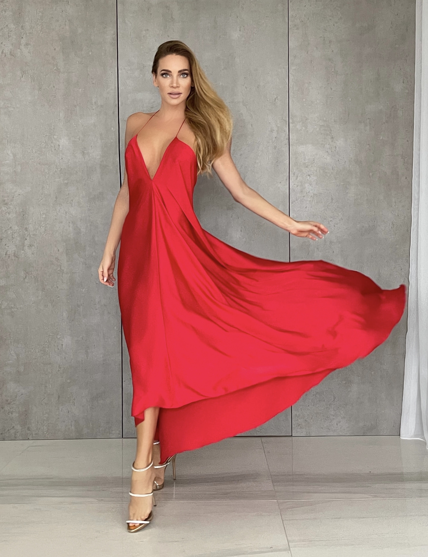 Ariana - Červené | Elegantní dlouhé červené společenské šaty z hedvábí